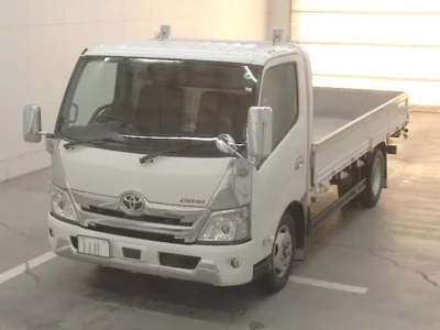 Toyota DYNA  с аукциона в Японии