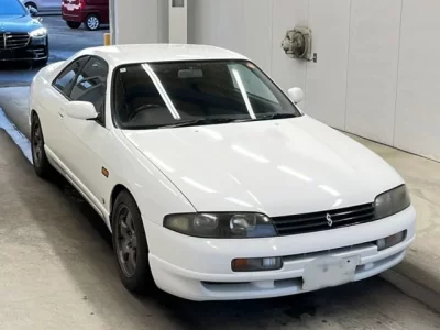 Nissan SKYLINE  с аукциона в Японии