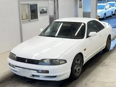 Nissan SKYLINE  с аукциона в Японии