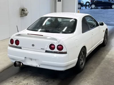 Nissan SKYLINE  с аукциона в Японии