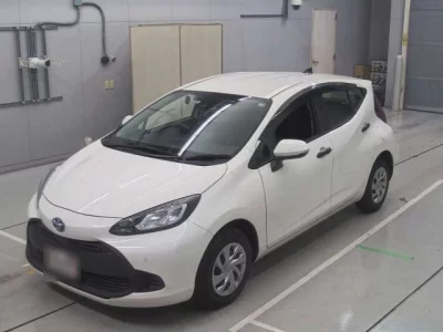 Toyota AQUA  с аукциона в Японии
