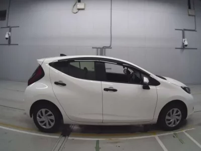 Toyota AQUA  с аукциона в Японии