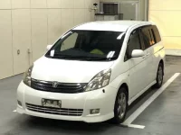 Toyota ISIS лот № 4530 оценка 4  с аукциона в Японии 2