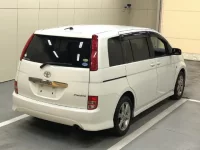 Toyota ISIS лот № 4530 оценка 4  с аукциона в Японии 3