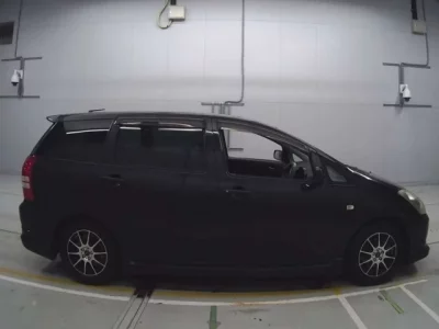 Toyota WISH  с аукциона в Японии