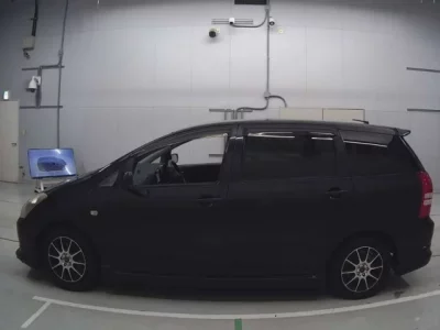 Toyota WISH  с аукциона в Японии