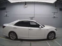 Toyota CROWN лот № 30021 оценка 4  с аукциона в Японии 2