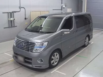 Nissan ELGRAND  с аукциона в Японии