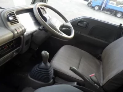 Isuzu ELF  с аукциона в Японии