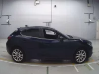 Mazda AXELA лот № 10287 оценка 3.5  с аукциона в Японии 2