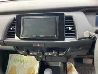 Honda FIT лот № 10037 оценка 4.5  с аукциона в Японии 5