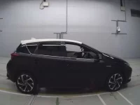 Toyota AURIS лот № 36227 оценка 3.5  с аукциона в Японии 2