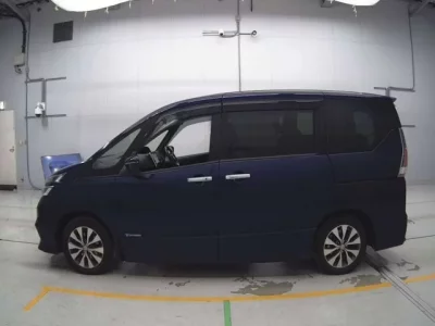 Nissan SERENA  с аукциона в Японии