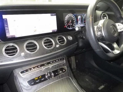 Mercedes-Benz E CLASS  с аукциона в Японии