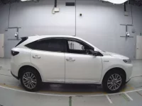 Toyota HARRIER лот № 30033 оценка 4.5  с аукциона в Японии 2