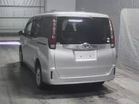 Toyota NOAH лот № 527 оценка 3.5  с аукциона в Японии 7