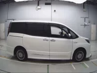 Toyota NOAH лот № 30035 оценка R  с аукциона в Японии 2