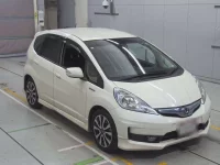 Honda FIT лот № 10304 оценка 3.5  с аукциона в Японии 4