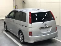 Toyota ISIS лот № 1014 оценка 4  с аукциона в Японии 1