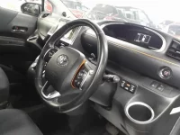 Toyota SIENTA лот № 30038 оценка 4  с аукциона в Японии 6