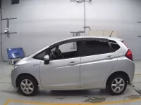 Honda FIT лот № 30041 оценка 4  с аукциона в Японии 3