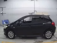 Toyota AURIS лот № 30048 оценка 3.5  с аукциона в Японии 3