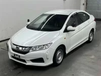 Honda GRACE лот № 60047 оценка 4  с аукциона в Японии 3
