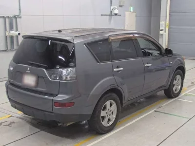 Mitsubishi OUTLANDER  с аукциона в Японии