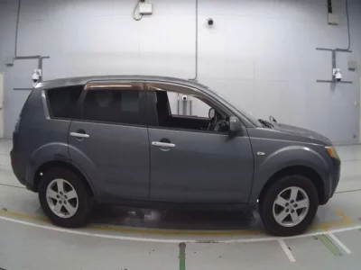 Mitsubishi OUTLANDER  с аукциона в Японии