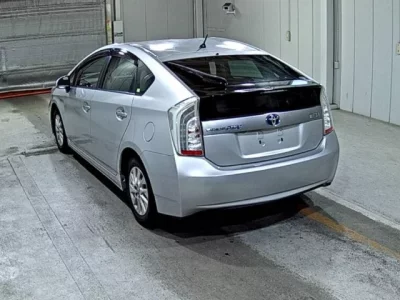 Toyota PRIUS PHV  с аукциона в Японии