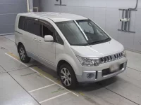 Mitsubishi DELICA D5 лот № 30056 оценка 3.5  с аукциона в Японии 4