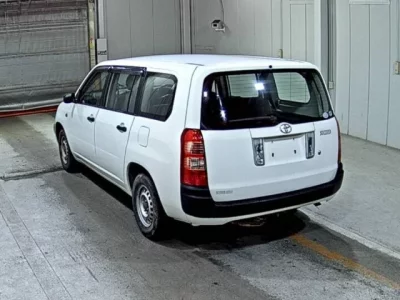 Toyota SUCCEED  с аукциона в Японии