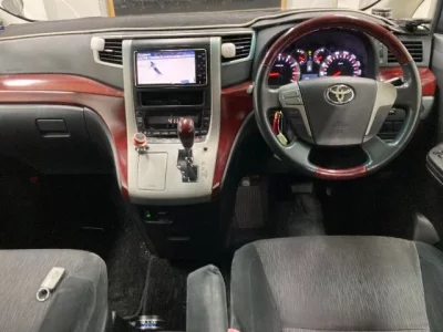 Toyota ALPHARD  с аукциона в Японии