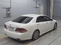 Toyota CROWN лот № 90199 оценка 3.5  с аукциона в Японии 1