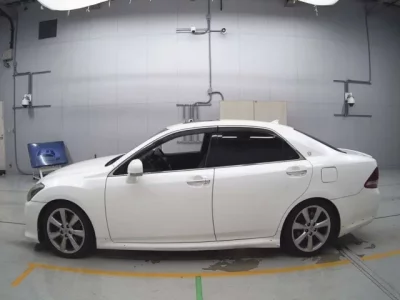 Toyota CROWN  с аукциона в Японии