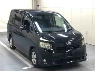 Toyota VOXY  с аукциона в Японии