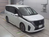 Nissan SERENA лот № 36261 оценка 4.5  с аукциона в Японии 4