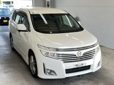 Nissan ELGRAND  с аукциона в Японии
