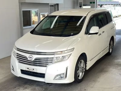 Nissan ELGRAND  с аукциона в Японии