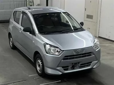 Toyota PIXIS EPOCH  с аукциона в Японии