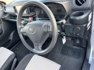 Toyota PIXIS EPOCH  с аукциона в Японии