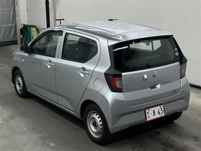 Toyota PIXIS EPOCH  с аукциона в Японии