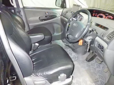 Toyota ESTIMA  с аукциона в Японии