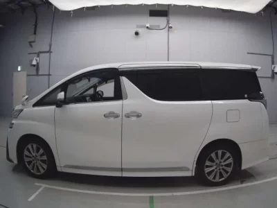 Toyota VELLFIRE  с аукциона в Японии