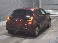 Toyota YARIS лот № 586 оценка R  с аукциона в Японии 1