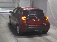 Toyota YARIS лот № 586 оценка R  с аукциона в Японии 7
