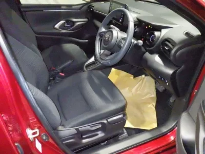 Toyota YARIS  с аукциона в Японии