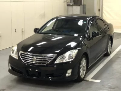 Toyota CROWN  с аукциона в Японии