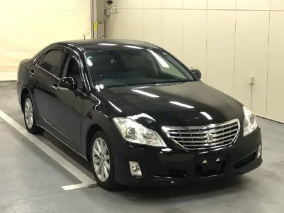 Toyota CROWN  с аукциона в Японии