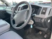 Toyota HIACE VAN лот № 10085 оценка 3  с аукциона в Японии 2